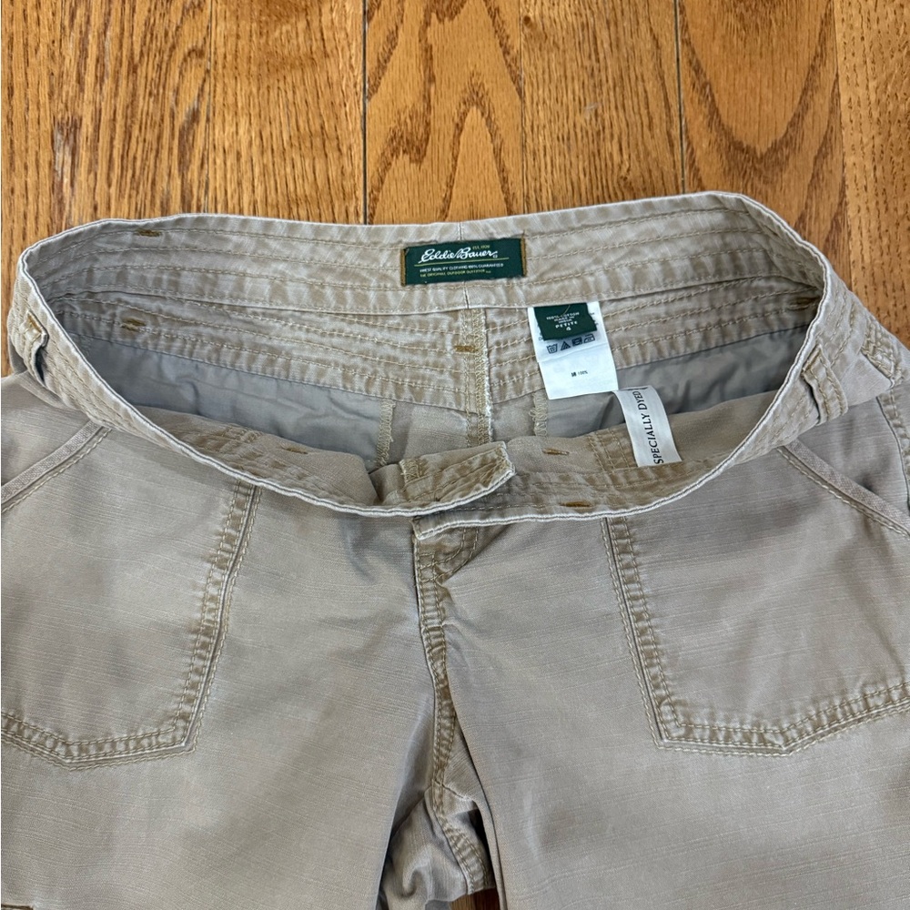 Eddie Bauer womans versatile tan cargo capris sz p4 washable pockets - Picture 4 of 7